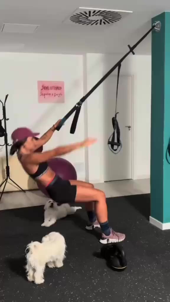 Verónica Calabuch entrenando en su sala